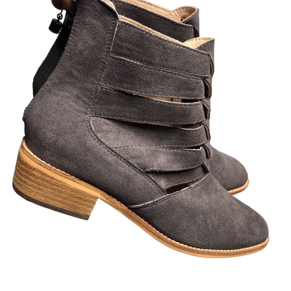 a rider girl faux leather  grey ankle boots back zipper sz 7.5 boho western